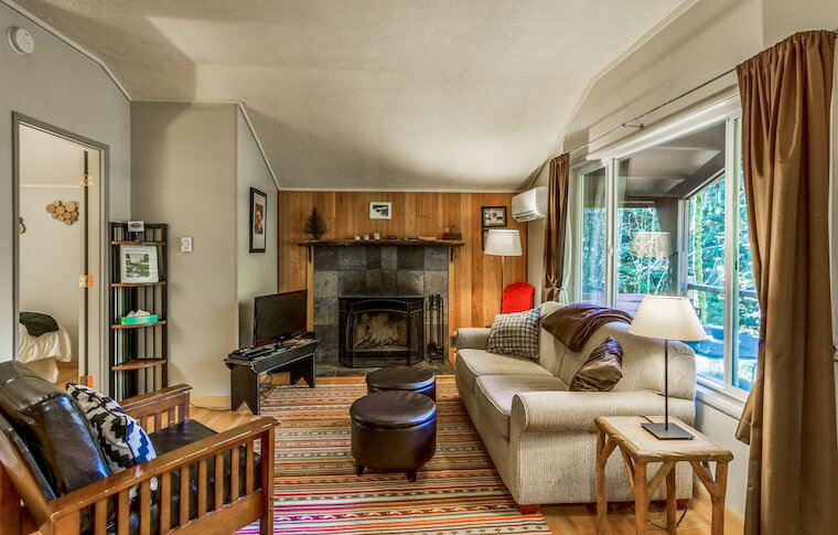 McKenzie River Cabin With Fireplace