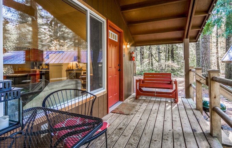 Sahalie cabin porc