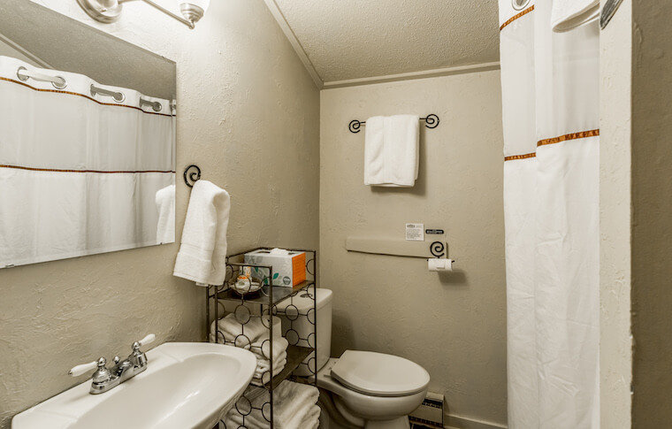 Tamolitch Cabin Bathroom